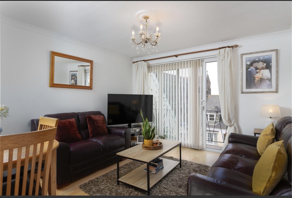 Val Plaisant - 1st Floor Flat